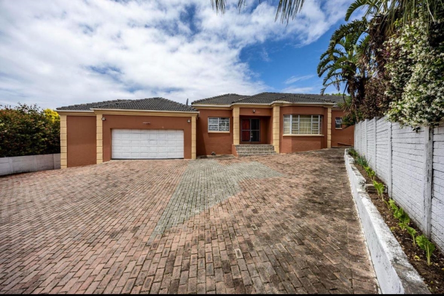 5 Bedroom Property for Sale in Beacon Bay Eastern Cape